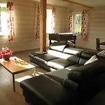 度假居 Rustic Retreat, Ovifat