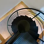 Rustic Retreat, Ovifat 度假居 *