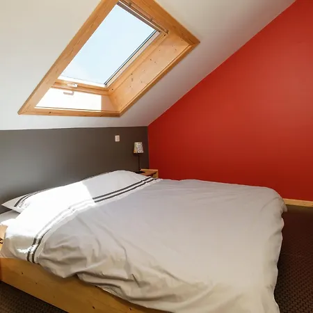 別荘 Rustic Retreat, Ovifat