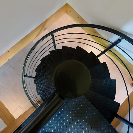 Rustic Retreat, Ovifat 別荘 *