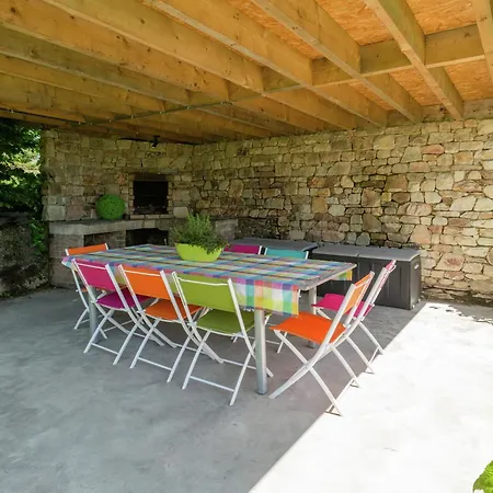 Сasa de vacaciones Rustic Retreat, Ovifat Waimes